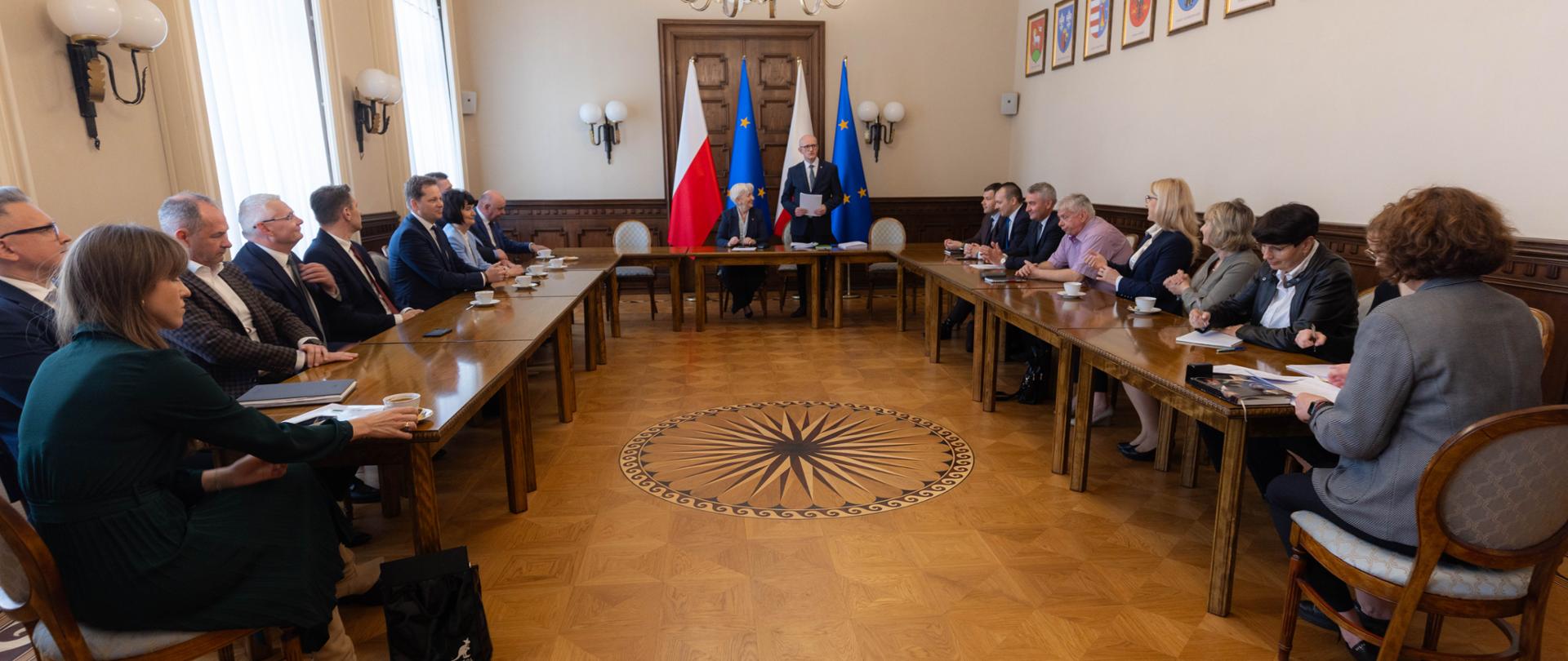 Zespół ekspertów ds. rozwoju obszarów wiejskich w naszym województwie podczas posiedzenia w Łódzkim Urzędzie Wojewódzkim w Łodzi 