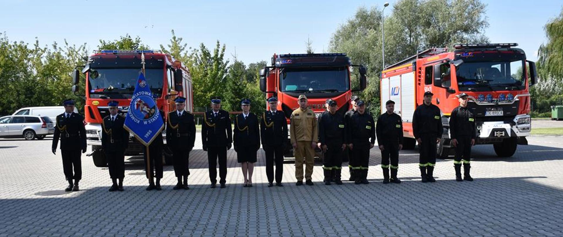 Uroczyste ślubowanie nowych funkcjonariuszy KP PSP Staszów