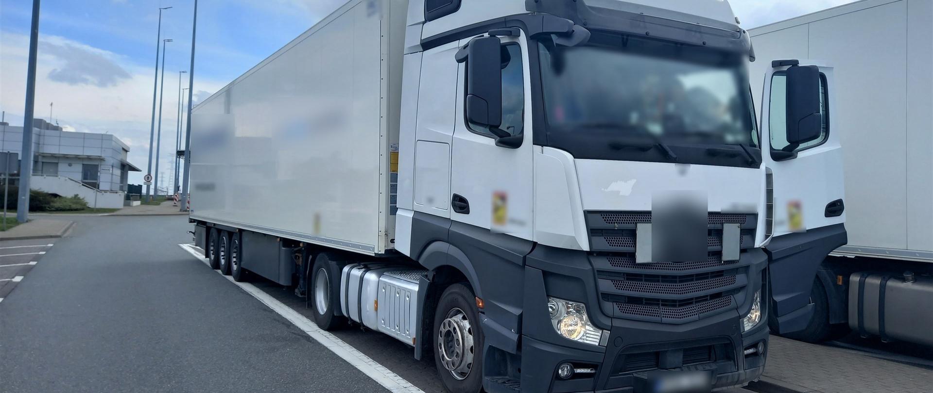 Wielkopolscy inspektorzy wykryli niezgodne z ADR ze względu na zbyt dużą pojemność zbiorniki paliwa