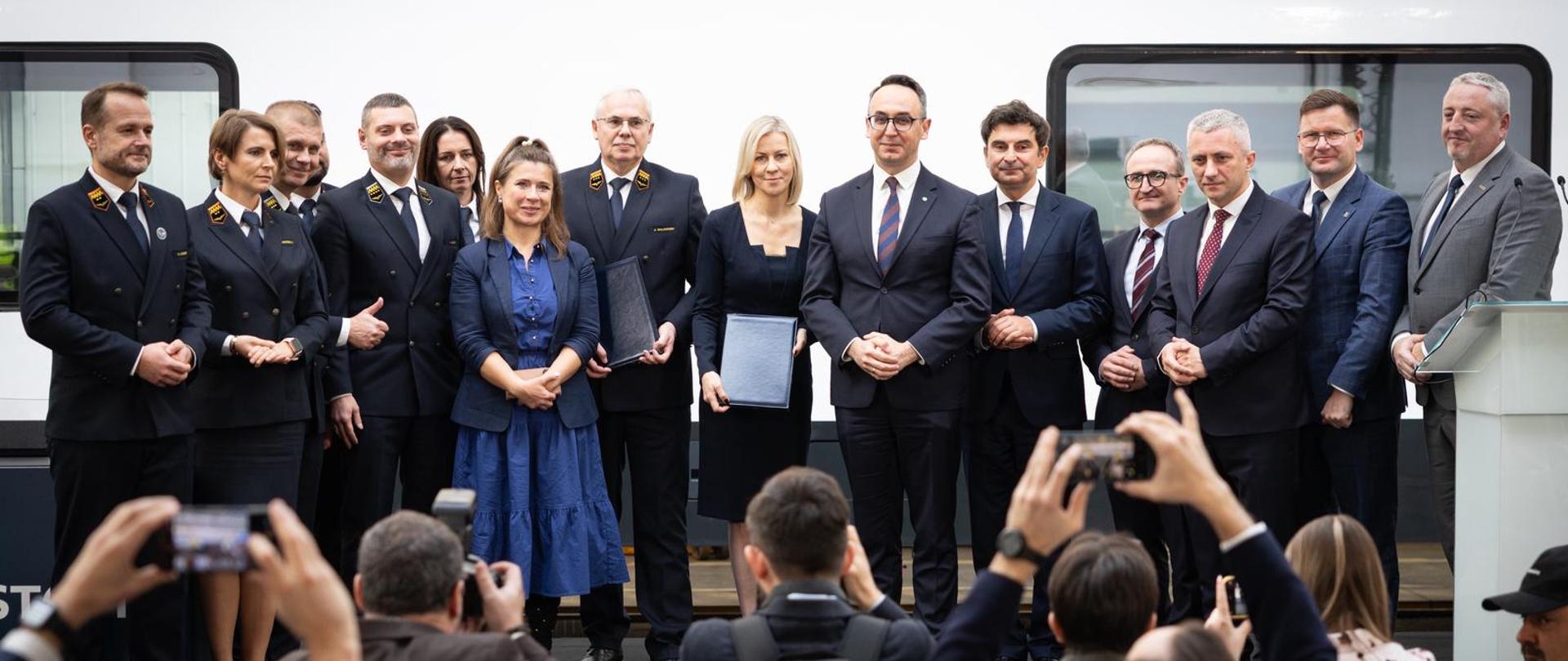 Historyczna umowa wartości niemal 7 mld zł na piętrusy PKP Intercity podpisana