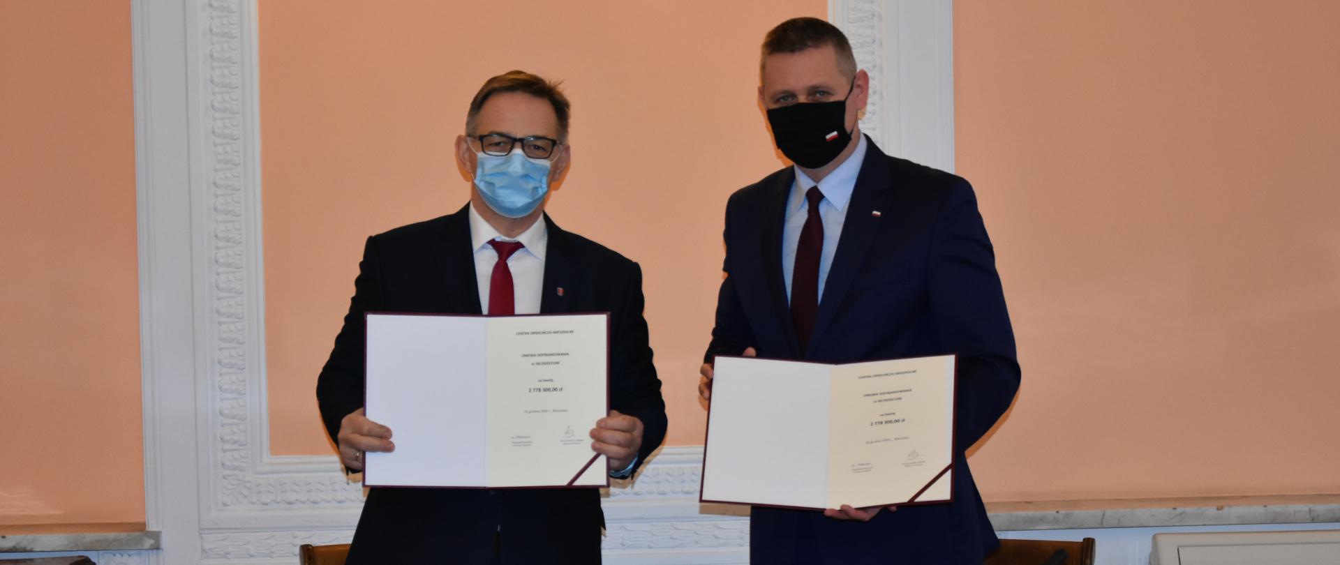 Podpisanie umów na realizację Programu Centra opiekuńczo-mieszkalne powiat lipski 2