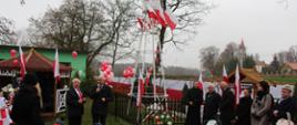 Wojewoda podlaski na odsłonięciu Wieży Niepodległości z serc kochających Polskę