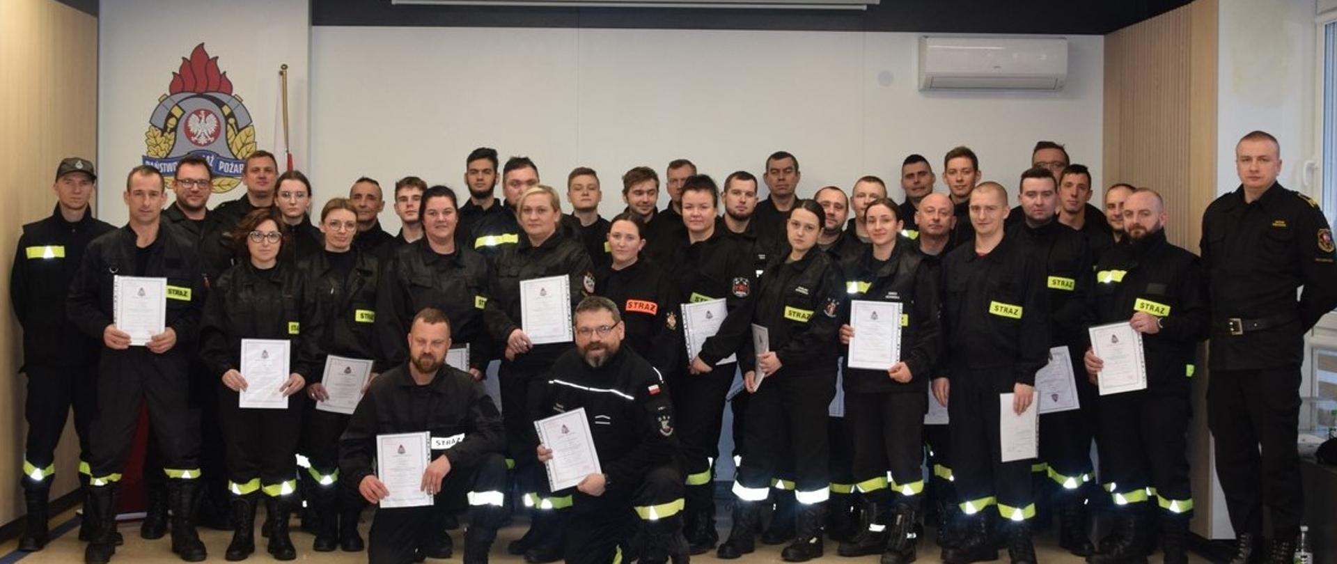 zdjęcie grupowe uczestników szkolenia