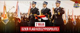 Funkcjonariusze z Flagą maszerują na tle pododdziałów