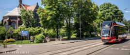 Zdjęcie przedstawia tramwaj specjalny.