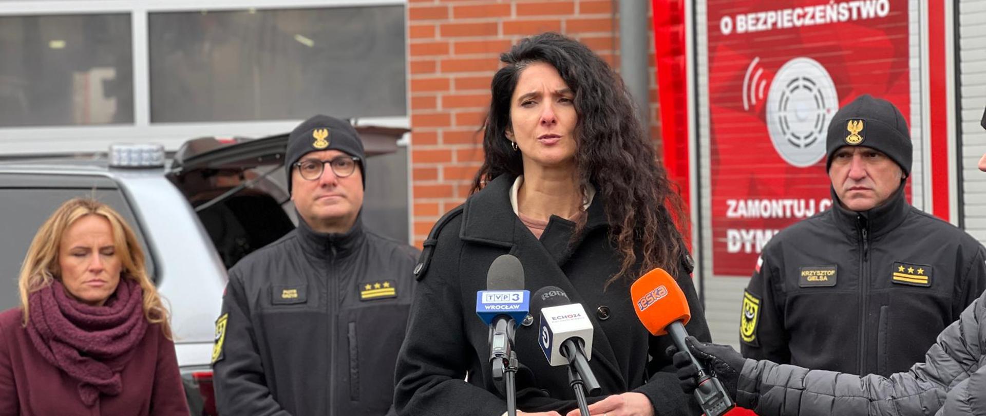 Briefing prasowy poświęcony ogólnopolskiej akcji dystrybucji autonomicznych czujek dymu i tlenku węgla