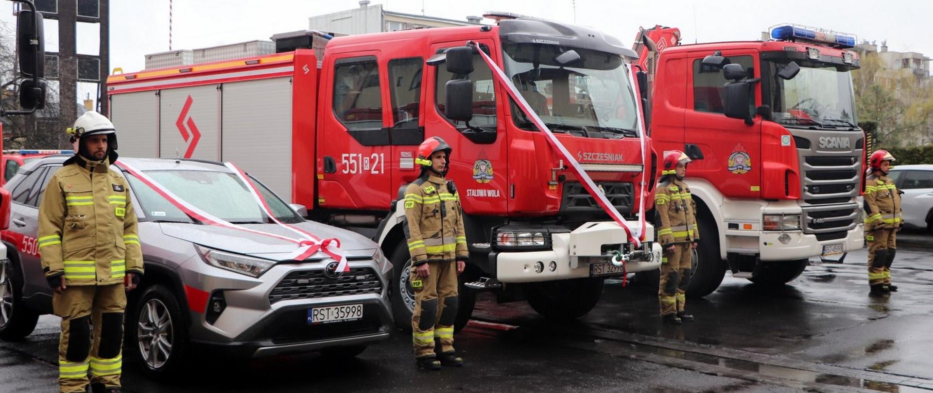 Nowe pojazdy pożarnicze przekazane komendzie powiatowej PSP w Stalowej Woli
