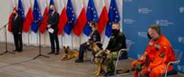 Konferencja prasowa ministra Mariusza Kamińskiego dotycząca uregulowania statusu zwierząt w służbach MSWiA.