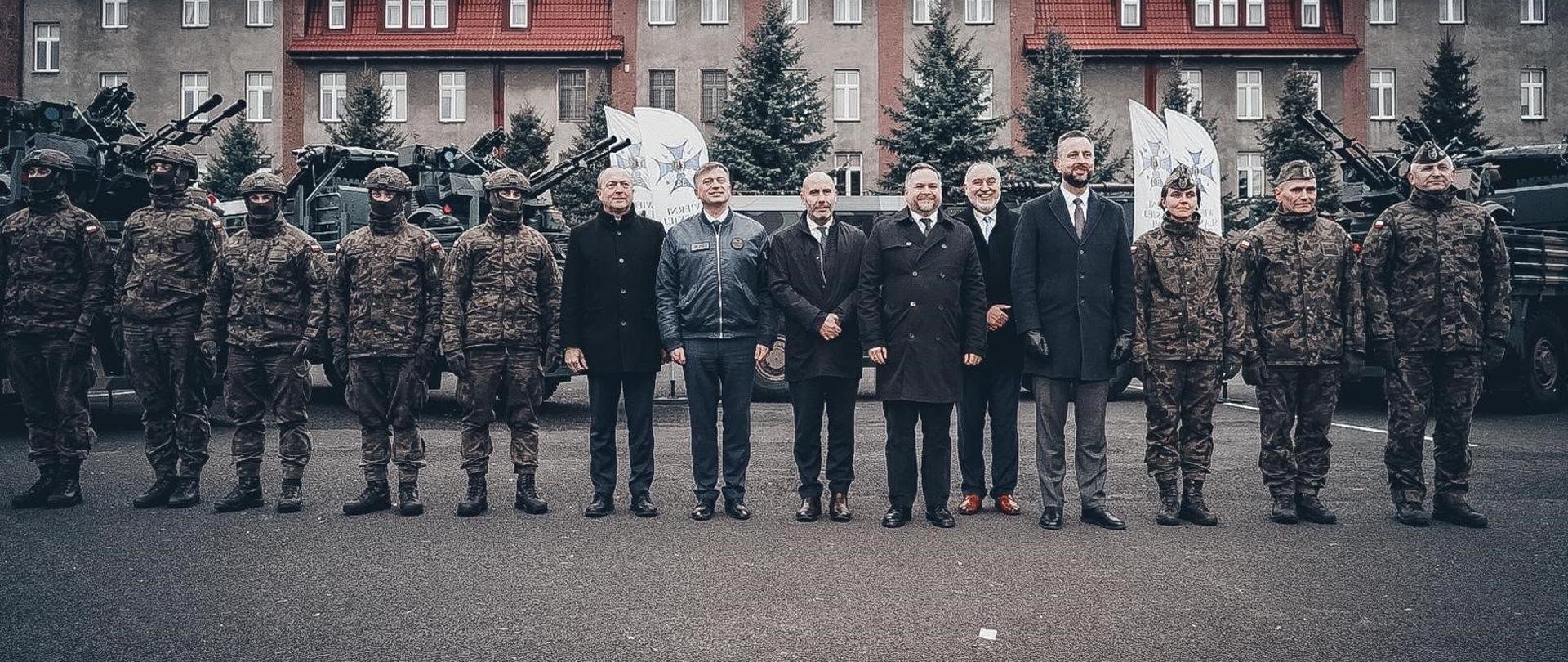 21 listopada br., w 34 Dywizjonie Rakietowej Obrony Powietrznej w Bytomiu wicepremier - minister obrony narodowej Władysław Kosiniak - Kamysz uczestniczył w przekazaniu pierwszego, seryjnego Przeciwlotniczego Systemu Rakietowo - Artyleryjskiego PILICA. Stanowi on pierwszy z szesnastu seryjnych systemów, które zgodnie z umową zawartą pomiędzy Agencją Uzbrojenia oraz Konsorcjum PGZ PILICA+, zostaną dostarczone do Sił Zbrojnych Rzeczypospolitej Polskiej.