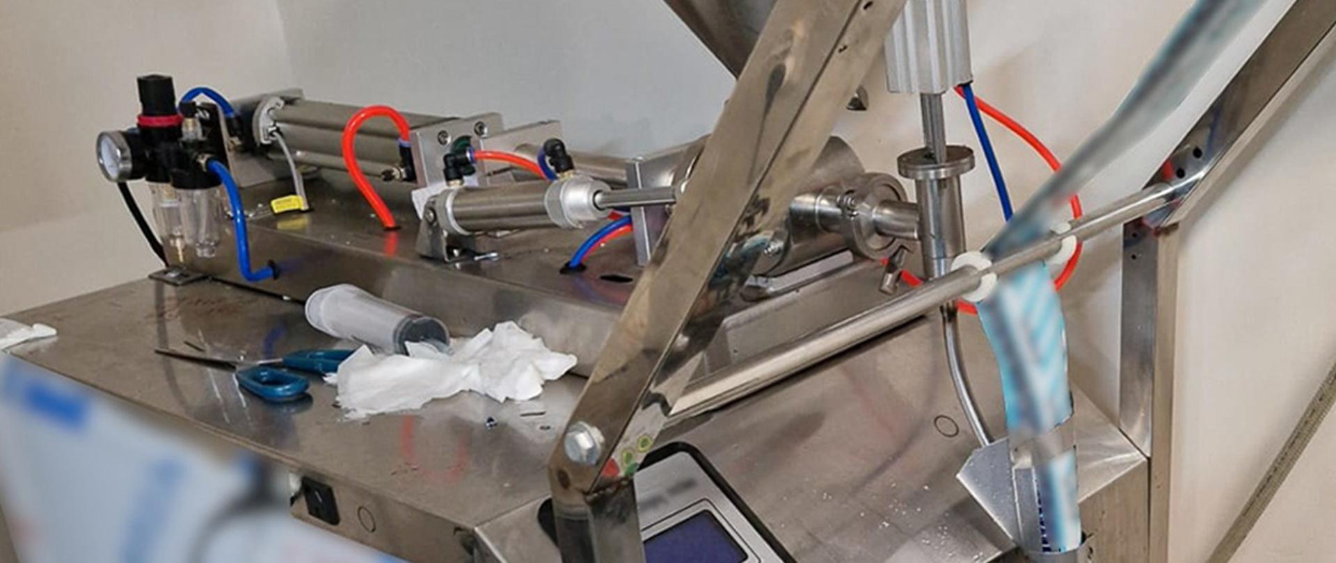 Maszyna do produkcji płynu do e-papierosów.