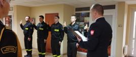 Ślubowanie strażaków w Komendzie Powiatowej Państwowej Straży Pożarnej w Policach