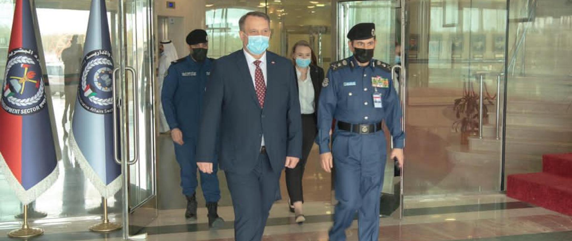 Ambasador Rzeczypospolitej Polskiej w Państwie Kuwejt Paweł Lechowicz spotkał się z szefem Kuwejckich Sił Ogniowych gen. broni Khaledem Al-Mekradem. Omówili oni kwestie będące przedmiotem wspólnego zainteresowania.