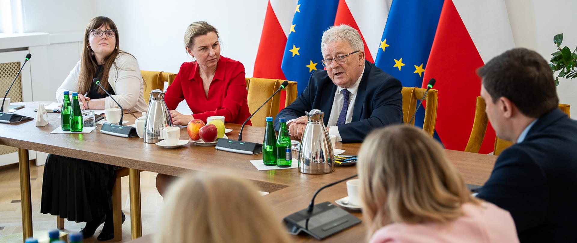 Minister Czesław Siekierski podczas spotkania z przedstawicielami branży piwowarskiej (fot. MRiRW)