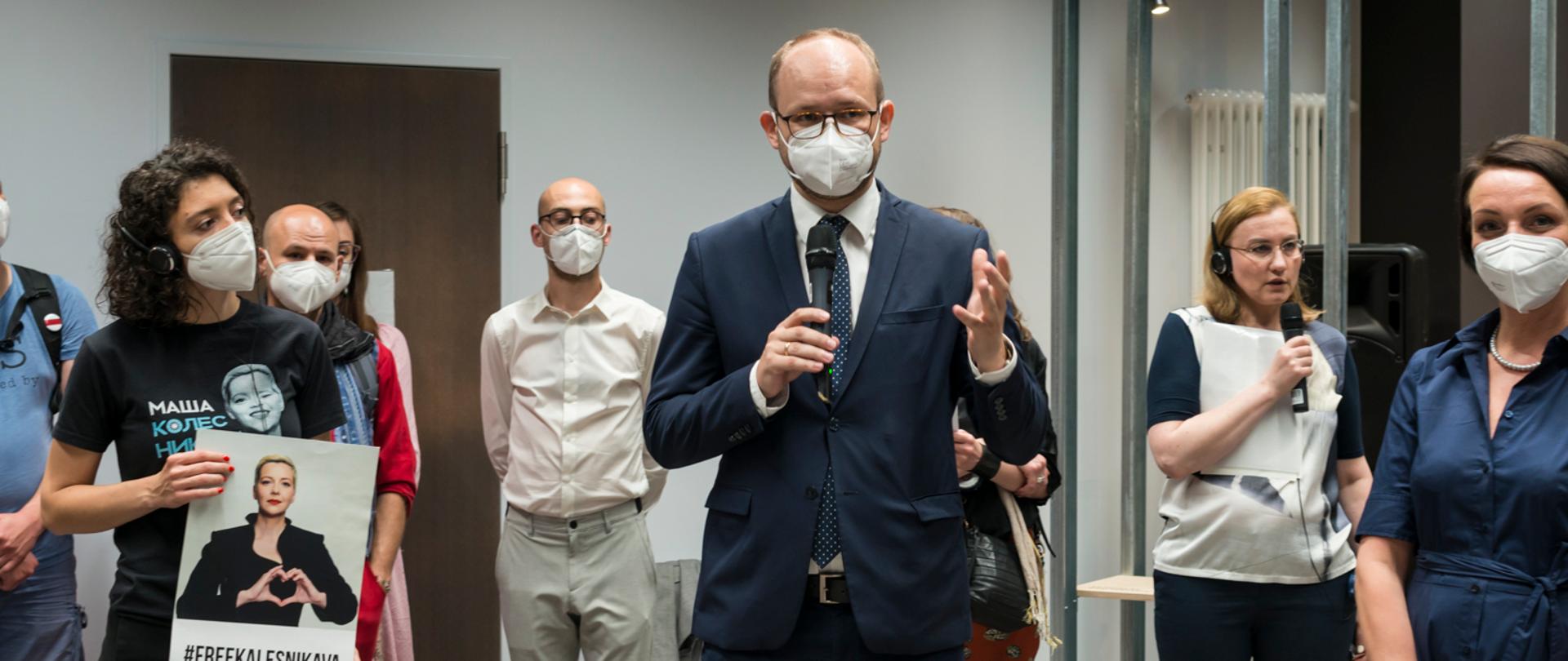 Deputy Minister Przydacz visits Berlin to open Long Live Belarus! exhibition and take part in Polish-German consultations