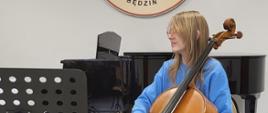 zdjęcie dziewczynki z wiolonczelą