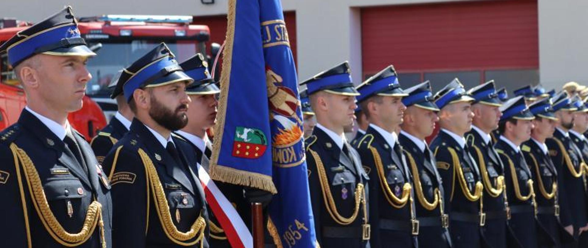 Uroczysty apel z okazji Dnia Strażaka