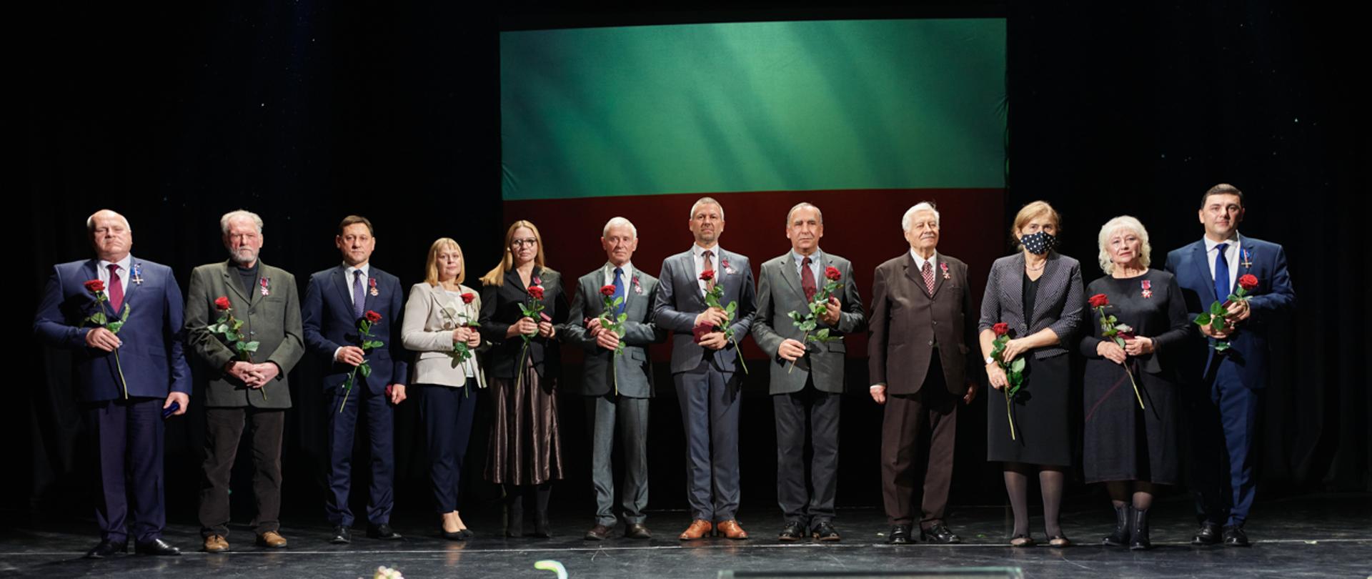 Odznaczenia państwowe nadane przez Prezydenta RP Andrzej Duda obywatelom Litwy zasłużonym dla rozwoju polsko-litewskiej współpracy, zaangażowanym w działalność na rzecz społeczności polskiej na Litwie oraz popularyzującym polską kulturę