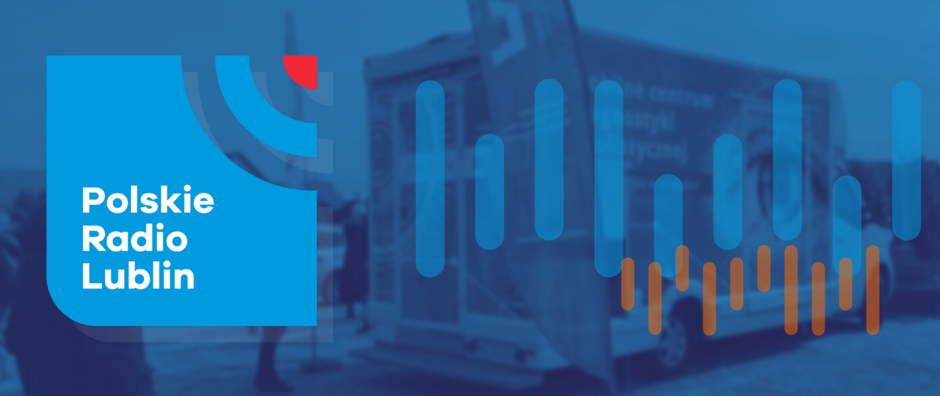 Logo Polskiego Radia Lublin na tle zdjęcia pojazdu diagnostycznego Okobus.
