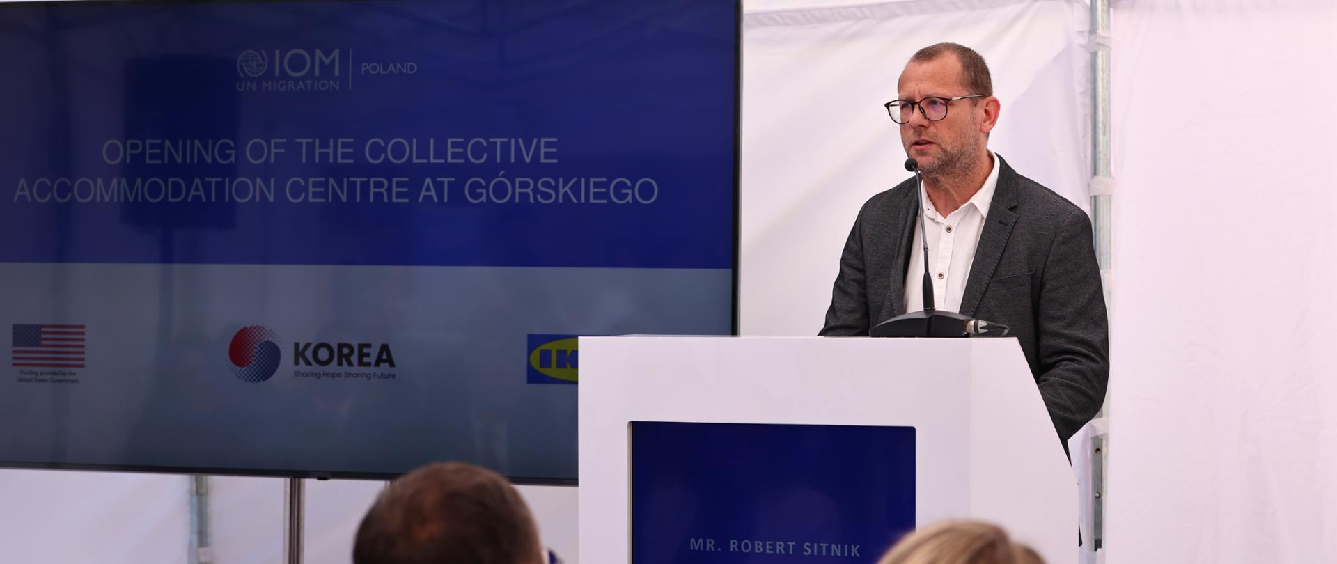 Na zdjęciu widać mężczyznę