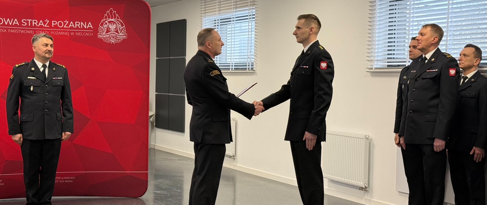 Wręczenie decyzji nowemu naczelnikowi