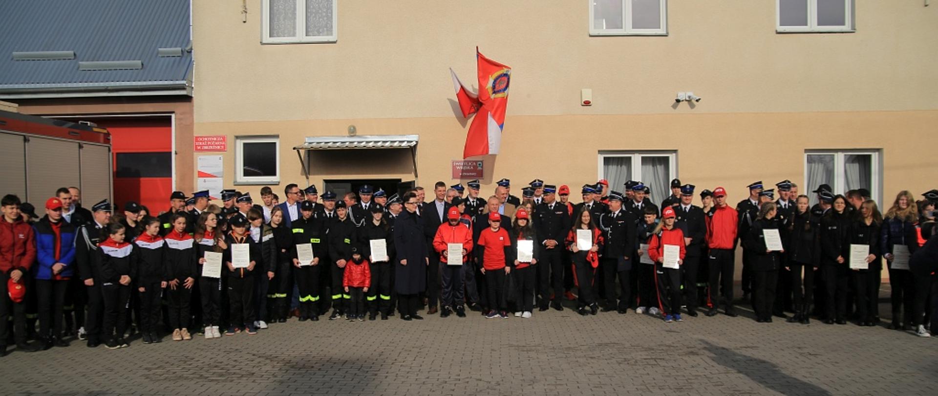 Uroczyste wręczenie promes dla Młodzieżowych Drużyn Pożarniczych