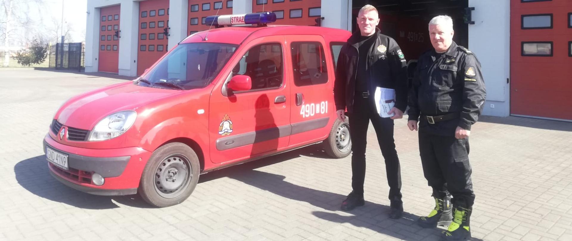 Przekazanie samochodu kwatermistrzowskiego do OSP