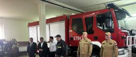 z lewej przedstawiciele gmin po środku Komendant gminny, drugi od lewej Z-ca Komendanta Powiatowego oraz Dowódca JR