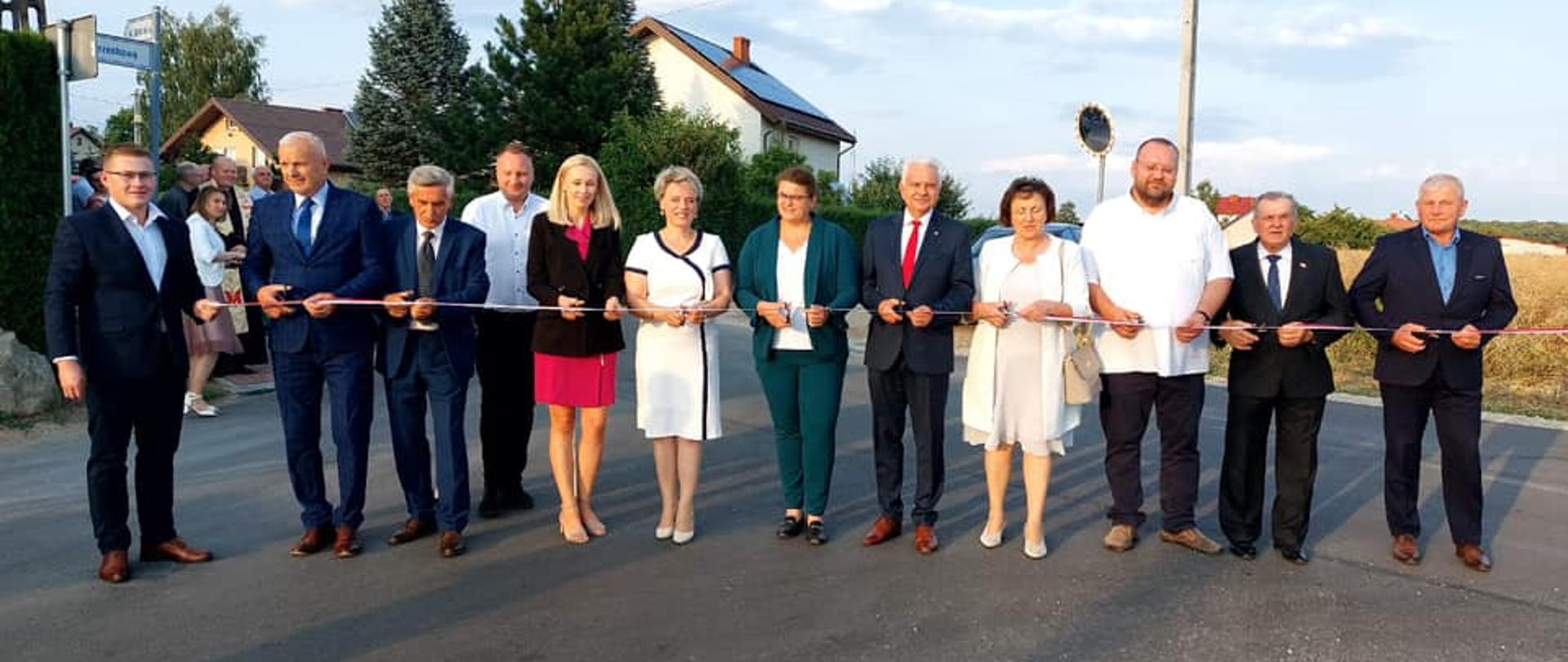 Otwarcie drogi powiatowej i przebudowanej ulicy i drogi w Gminie Repki