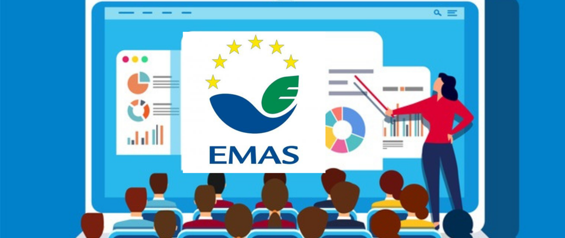 Sala konferencyjna. Widok uczestników, którzy siedzą, od strony pleców. Na wprost widoczna postać prelegenta, zwróconego twarzą do publiczności. Wskazuje na białym ekranie logo z napisem EMAS.