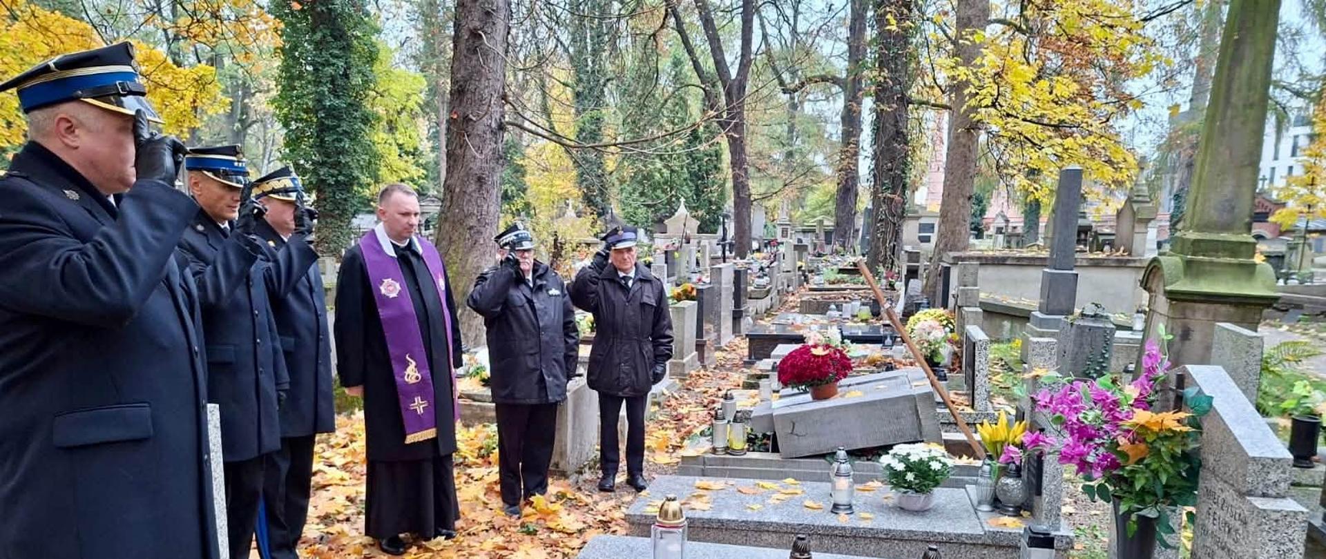 Pamiętamy o tych, którzy odeszli – hołd dla zasłużonych strażaków
