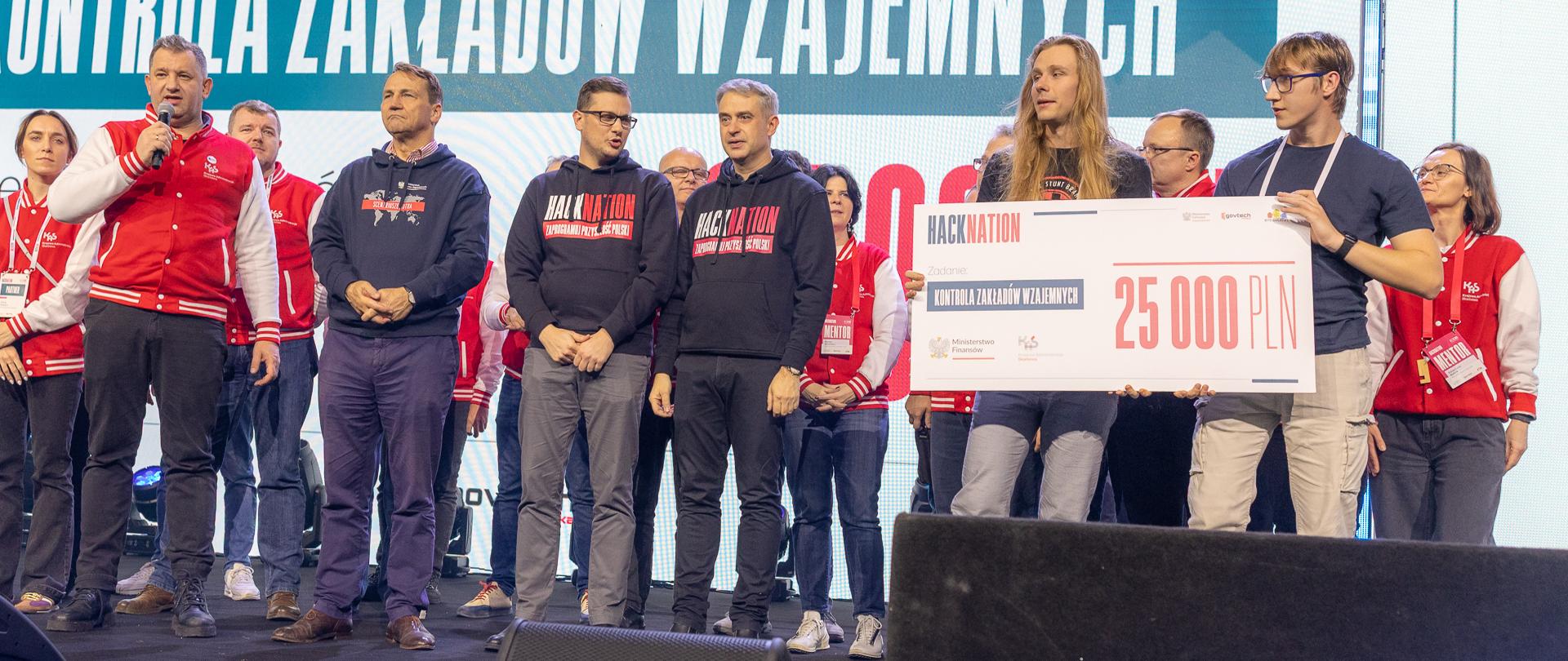 Uczestnicy HackNation.