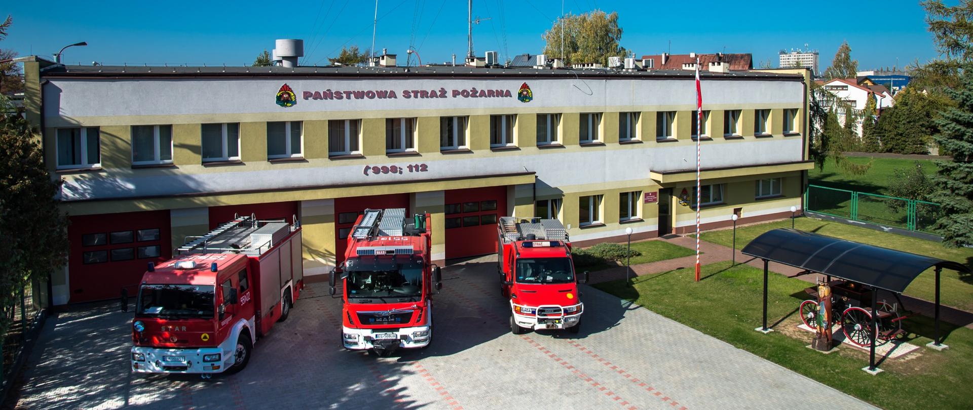 Zdjęcie przedstawia budynek Komendy Powiatowej Państwowej Straży Pożarnej w Wieluniu