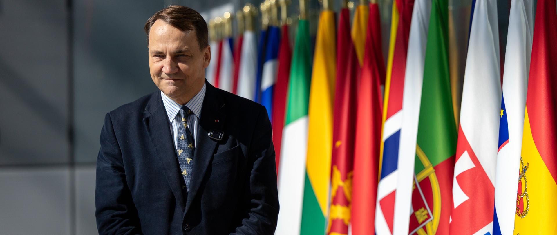Minister Radosław Sikorski takes part in meeting of NATO foreign ministers