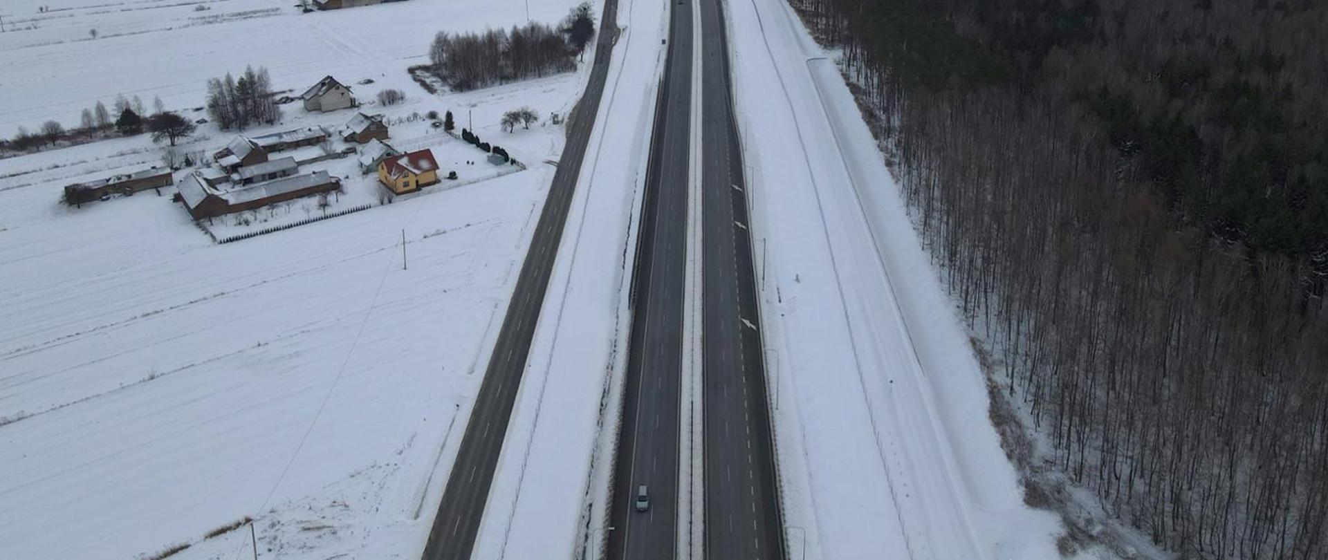 Droga ekspresowa S17 - - widok z lotu ptaka, sceneria zimowa