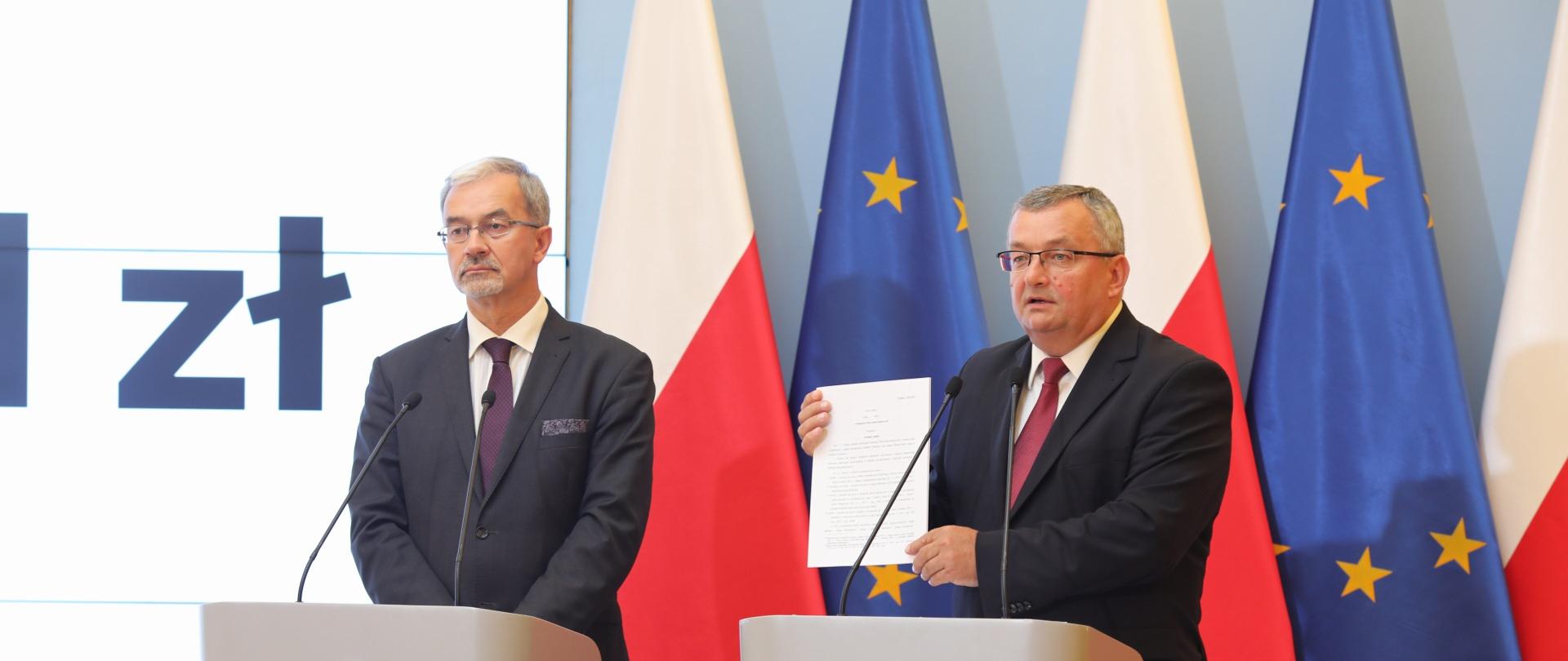 Konferencja Ministra Andrzeja Adamczyka z Ministrem Jerzym Kwiecińskim w sprawie Funduszu Dróg Samorządowych