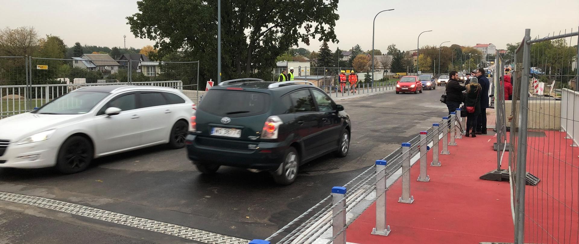 Ruch kołowy przez świeżo wyremontowany most w ciągu drogi krajowej nr 61 – ul. Mostowej w Ostrołęce przywrócono we wtorek, 8 października br.