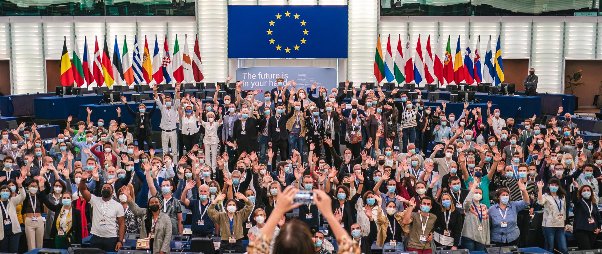 Konferencja w sprawie przyszłości Europy: ciąg dalszy
// https://www.europarl.europa.eu/news/pl/headlines/priorities/przyszlosc-ue-ciag-dalszy-konferencji
