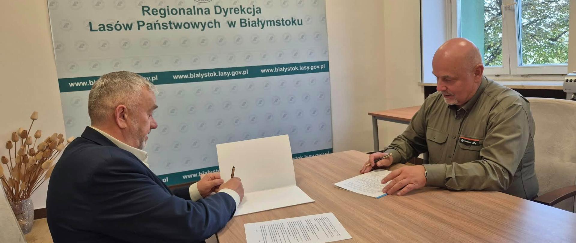Podpisanie umowy z RDLP w Białymstoku.