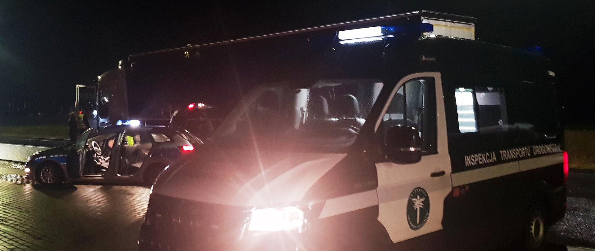 Nietrzeźwego kierowcę opolscy inspektorzy przekazali funkcjonariuszom Policji do dalszych czynności
