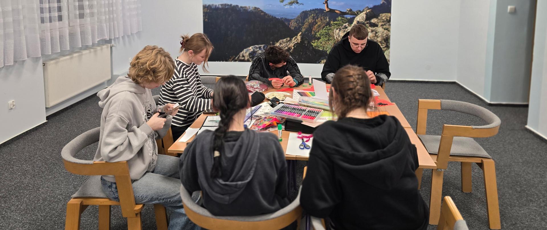 kreatywność w internacie