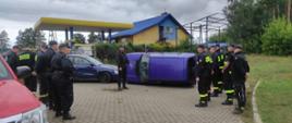 Przedstawiciele KM PSP w Łomży, OSP Przytuły i Jedwabne podczas odprawy na placu ćwiczeń
