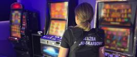 Funkcjonariuszka przy automatach do gier