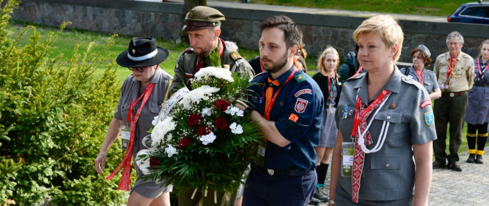 Delegacje harcerzy i harcerek z całego świata. Wilno.