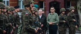 Premier Mateusz Morawiecki w w Batalionie Dowodzenia Marynarki Wojennej w Wejherowie.