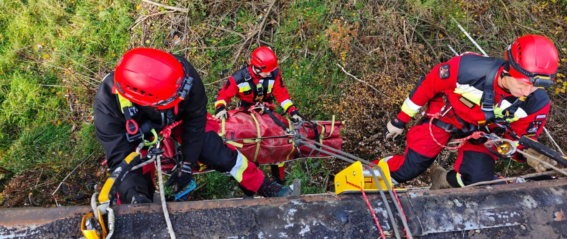 Obóz kondycyjno - szkoleniowy strażaków z Jednostki Ratowniczo - Gaśniczej w Głuchołazach