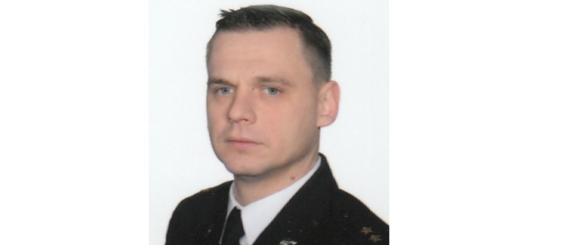 Zdjęcie przedstawia kpt. mgr Krzysztofa NATUCKIEGO - ZASTĘPCĘ KOMENDANTA POWIATOWEGO Państwowej Straży Pożarnej w Brodnicy