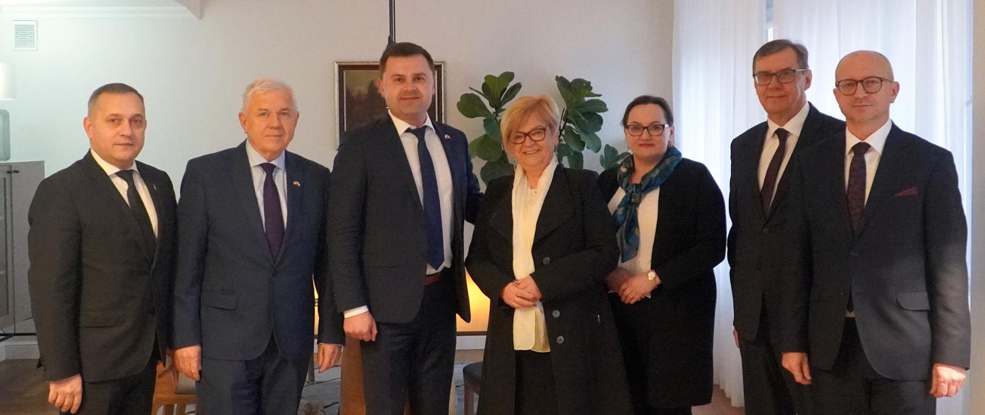 Uczestnicy spotkania z konsulem generalnym Ukrainy