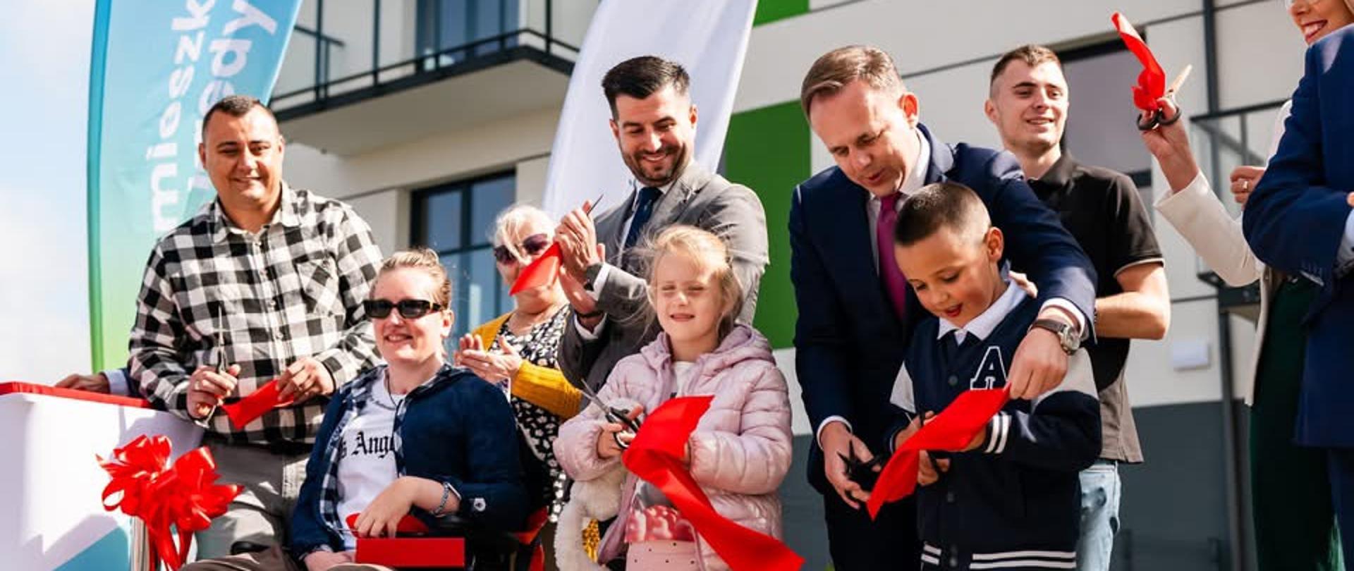 62 mieszkania w gminie Dąbie to już nie tylko plany. Mieszkańcy odebrali klucze