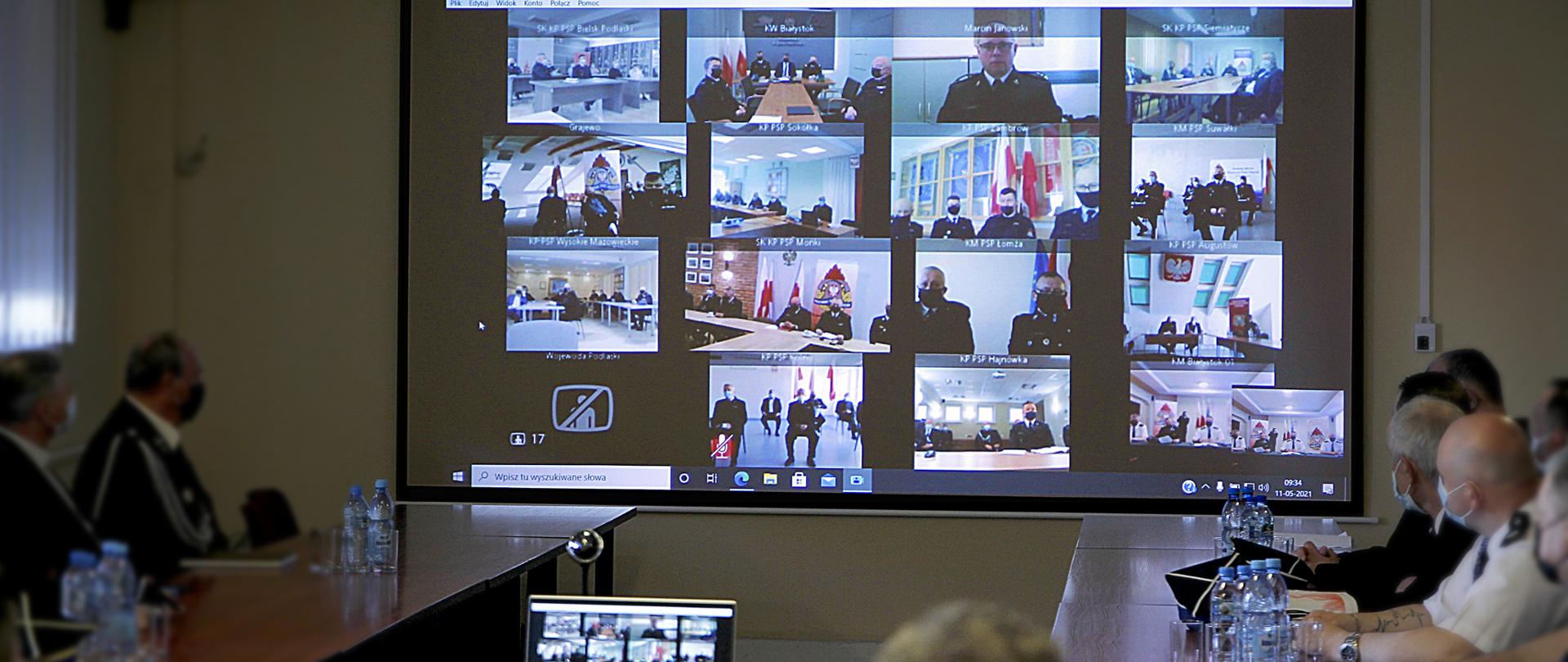 Wideokonferencja w sali narad KM PSP w Białymstoku