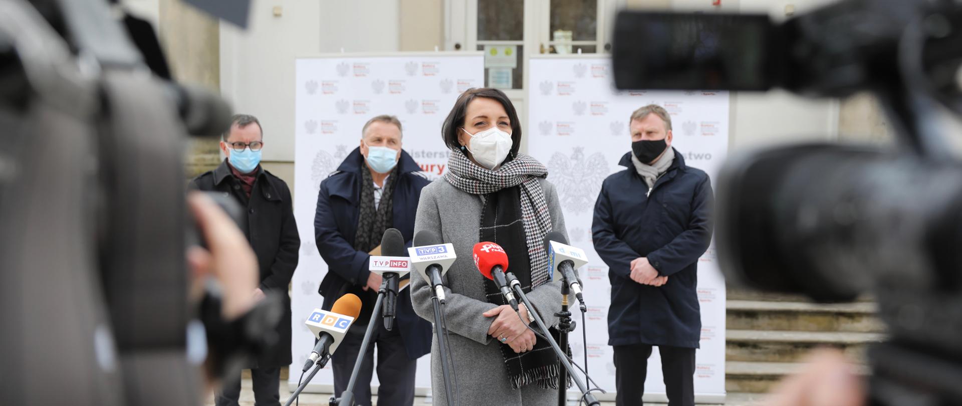 MKDNiS zaniepokojone przyszłością Centrum Rzeźby Polskiej w Orońsku, fot. PAP/Adam Kumorowicz